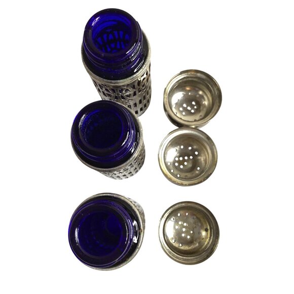 Silver Plated Salt And Pepper Shakers Cobalt Blue U.K Pat. No. 1014132 Hong Kong - Picture 3 of 9